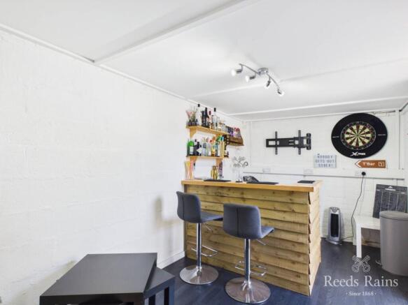 3 bed Terraced for sale Image 11