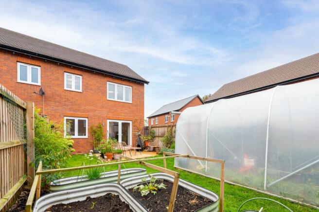 Garden To House