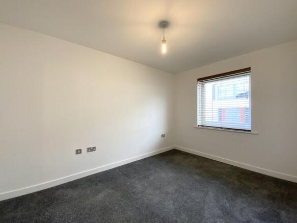2 bed Apartment to rent Image 5
