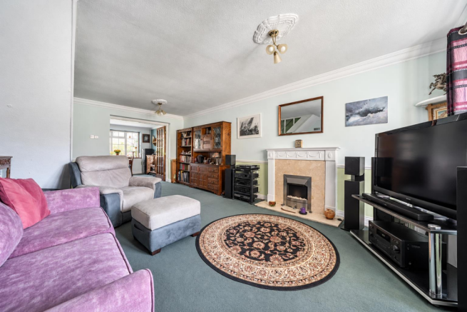 Gloucester Close, Weedon, NN7 photo 2