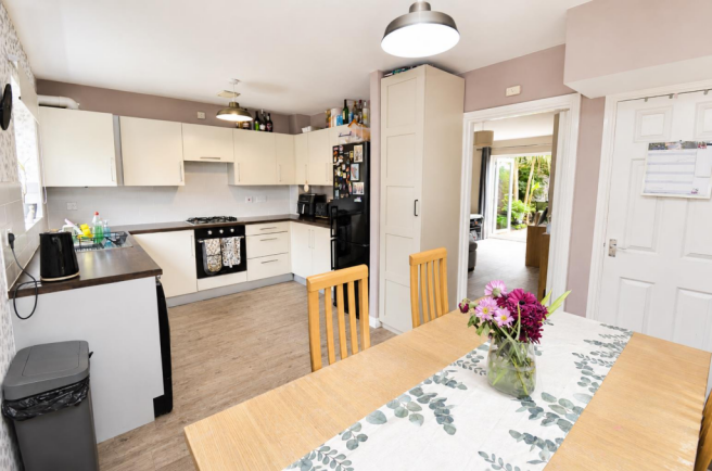 KITCHEN/ DINER