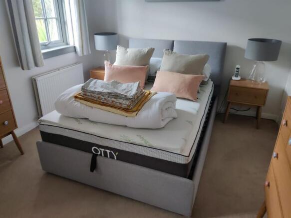 bedroom.jpg