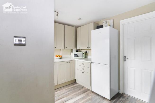 2 bed Semi-Detached for sale Image 8