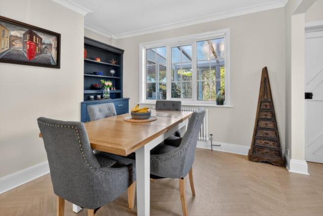 4 bed Semi-Detached for sale Image 5