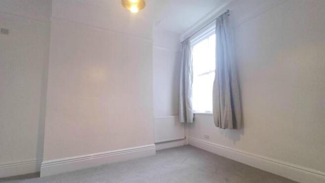 1 bed Apartment to rent Image 10