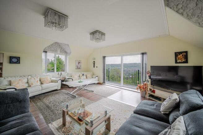 Bramleys - Cliffe End Road - Quarmby - Huddersfiel