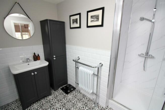 en suite 1.JPG