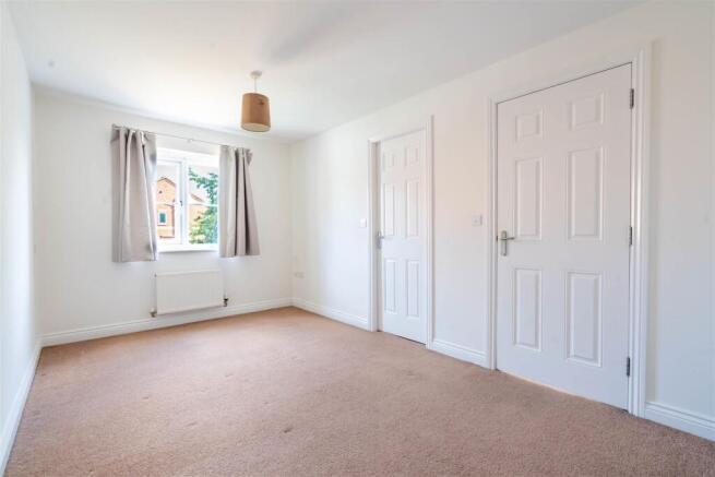 3 bed Town House to rent Image 5