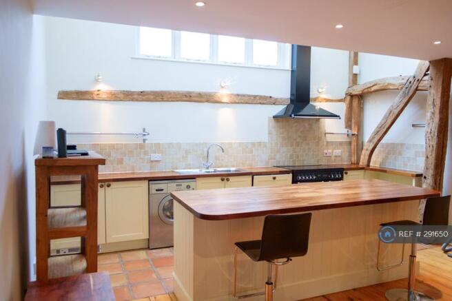 Kitchen And Breakfast Bar