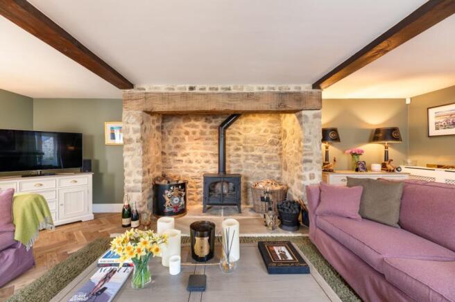 7 bed Detached for sale Image 7
