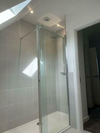 Ensuite Bathroom 