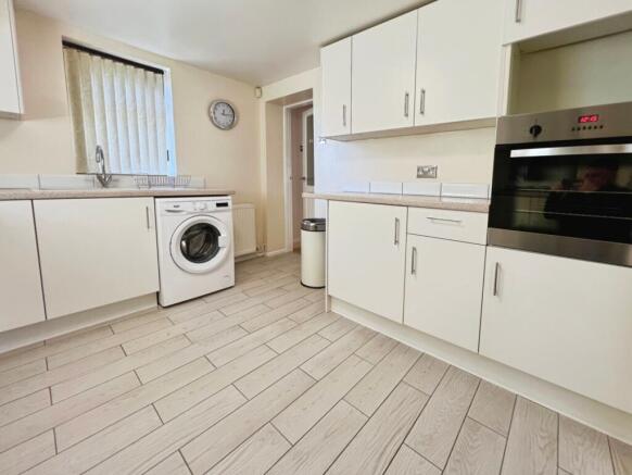 Mortimer Row Bradford, BD3 8LN photo 5
