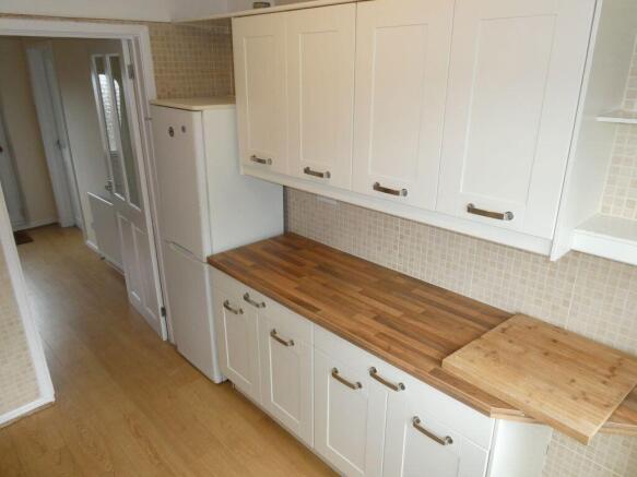 3 bed Semi-Detached to rent Image 5