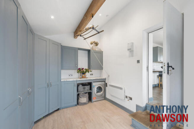 2 bed Cottage for sale Image 12