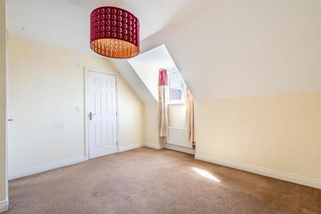 3 bed Town House to rent Image 7