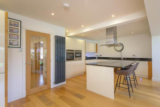 12KensingtonDrive_015.jpg