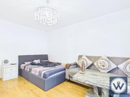 Gainsborough Road, Hayes, UB4 8NZ