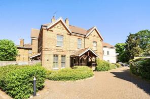 Flat 10, 28, Castlebar Park, London W5 1BU