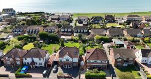 21, Beach Avenue, New Milton BH25 7EH