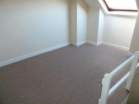 3 bed Terraced to rent Image 8