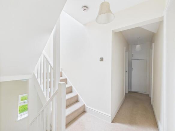 4 bed Semi-Detached for sale Image 9