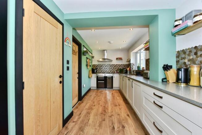 3 bed Semi-Detached for sale Image 5