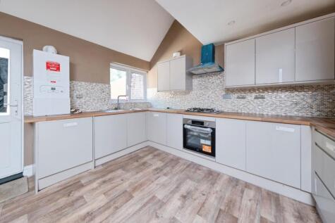 Langcliffe Drive, Heelands, Milton Keynes, Buckinghamshire, MK13