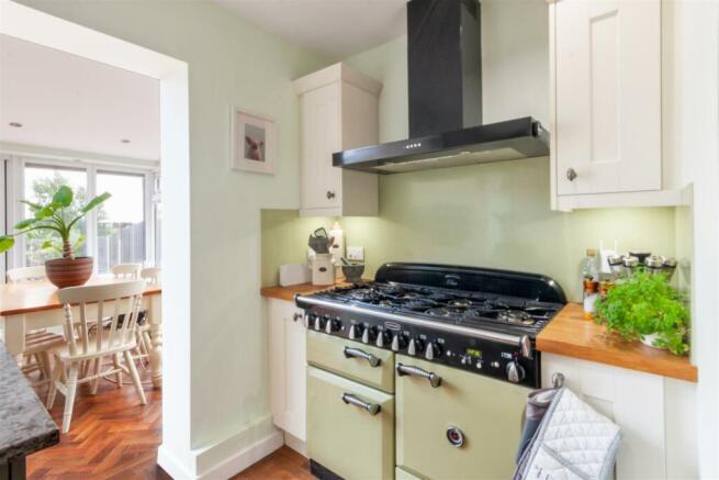 Kitchen 5.jpg