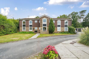 19, Larchmoor Park, Gerrards Cross Road, Slough SL2 4EY