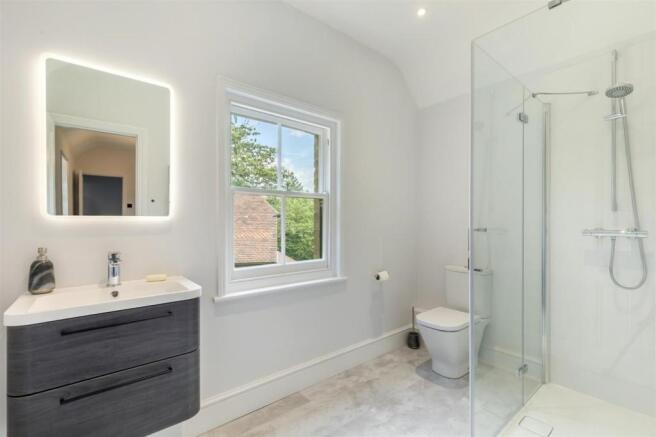 En Suite Bedroom 4