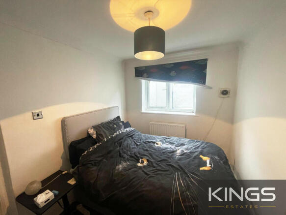 Flat 2, 5 Cranbur...