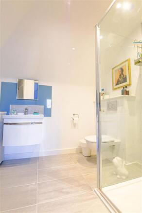 En-suite to Bedroom Two
