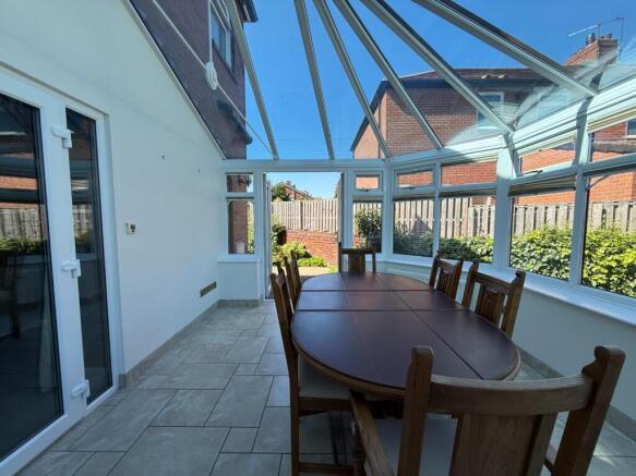 3 bed Semi-Detached to rent Image 9