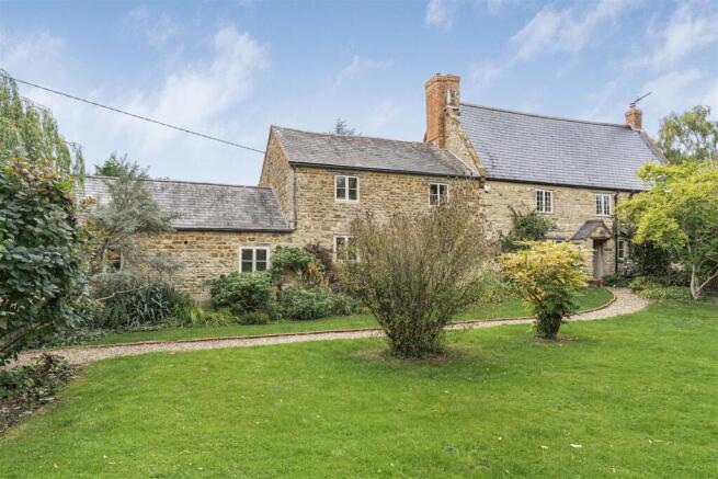 Lower End Farmhouse, 10 High Street South, Tiffiel