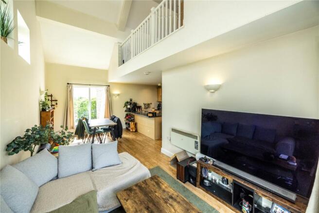 3 bed Apartment for sale Image 8