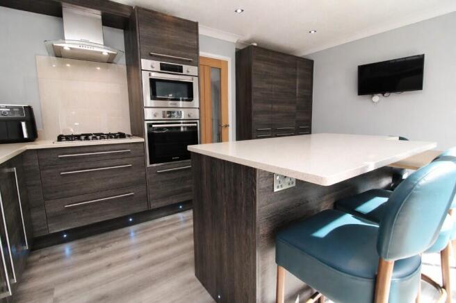 2 bed Detached for sale Image 6