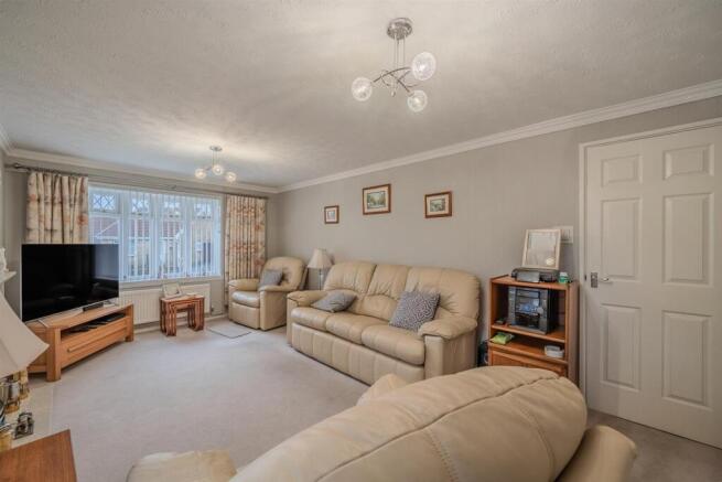 7 Chester Close-6.jpg