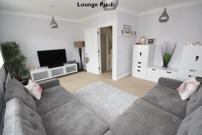 Lounge Pic 1