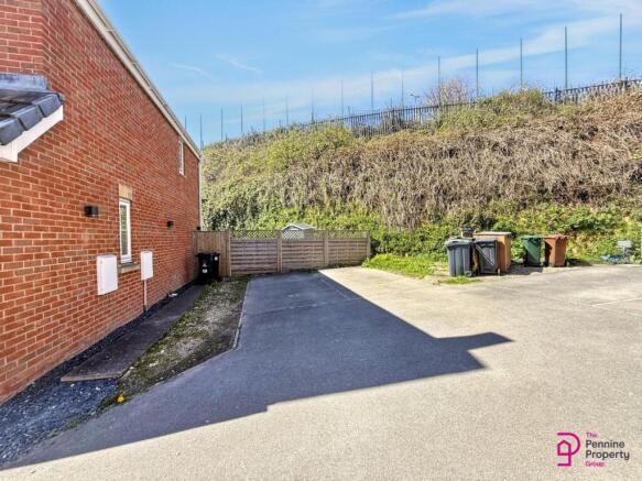 3 bed Terraced for sale Image 11