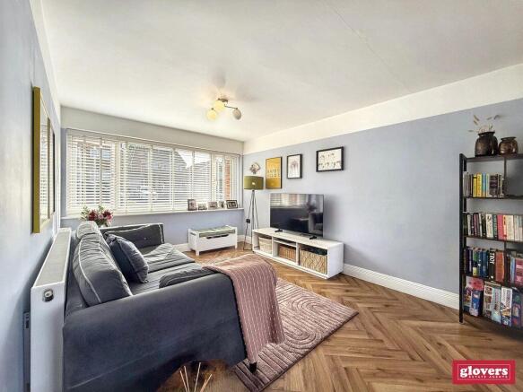 LIVING / DINING ROOM