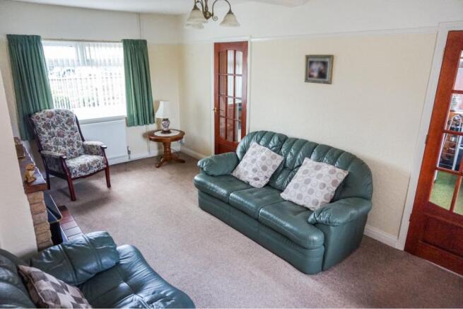 Lounge/Dining Room