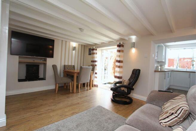Family Room/Di...