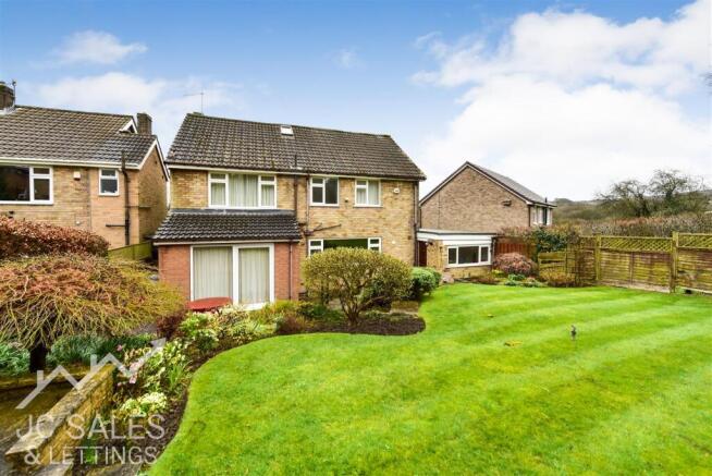 4 bed Detached for sale Image 6