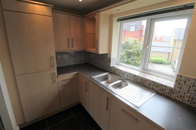 Kitchen 2.JPG