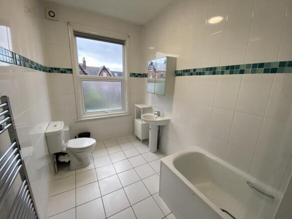 4 bed Flat to rent Image 8