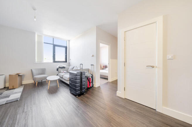 2 bed Flat for sale Image 6