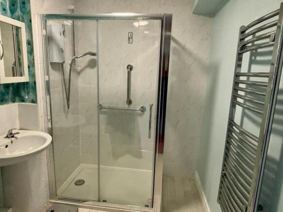 2 bed Apartment for sale Image 10