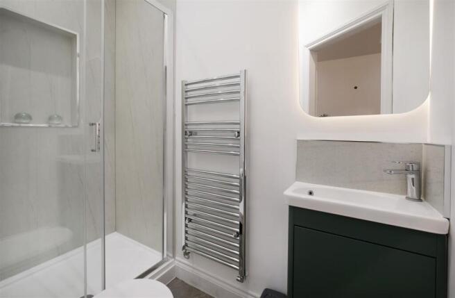 3 bed Terraced to rent Image 6