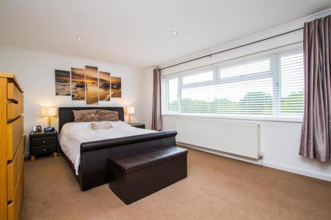 Master Bedroom..jpg