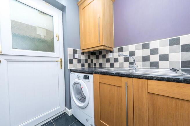 4 bed Detached for sale Image 8